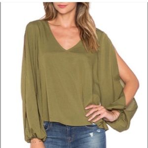 Lovers + Friends Daydream Long Open Sleeves Top Green Small